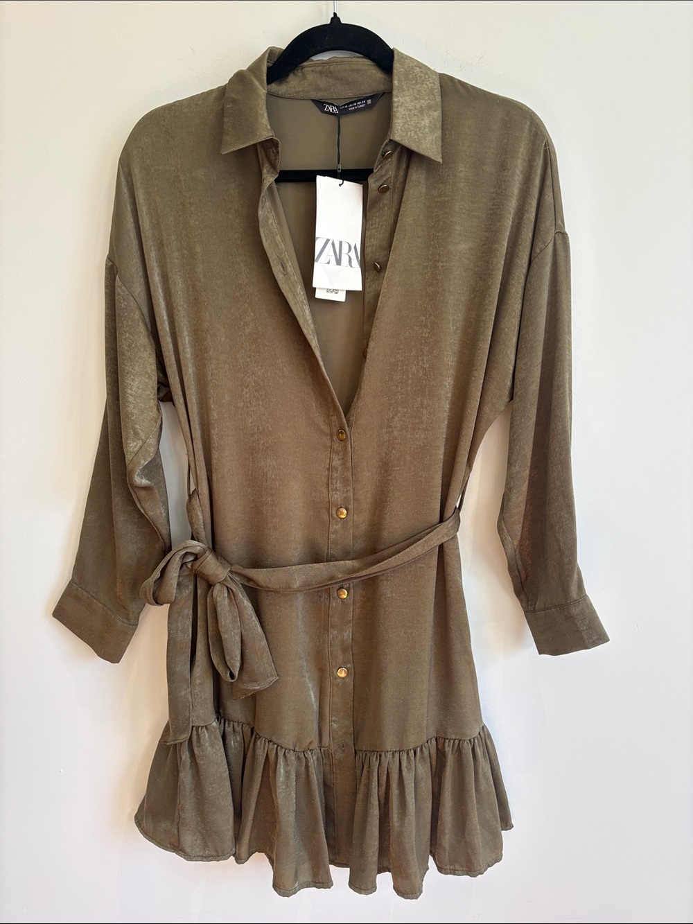 Zara NWT Khaki Satin Belted Ruffle Shirt Dress β XS